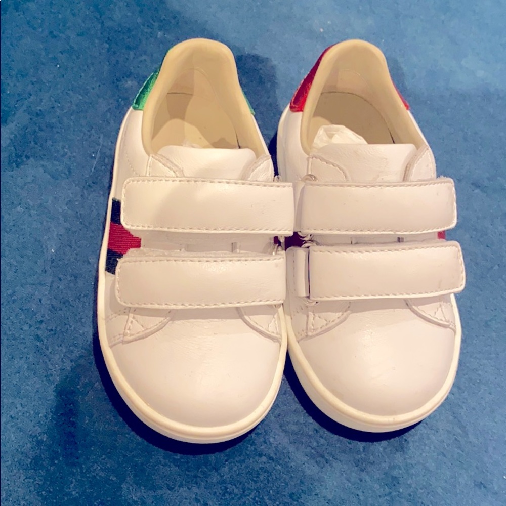 BRAND NEW NEVER WORN GUCCI SNEAKERS